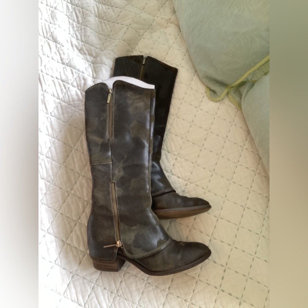 Donald Pliner tall boots
